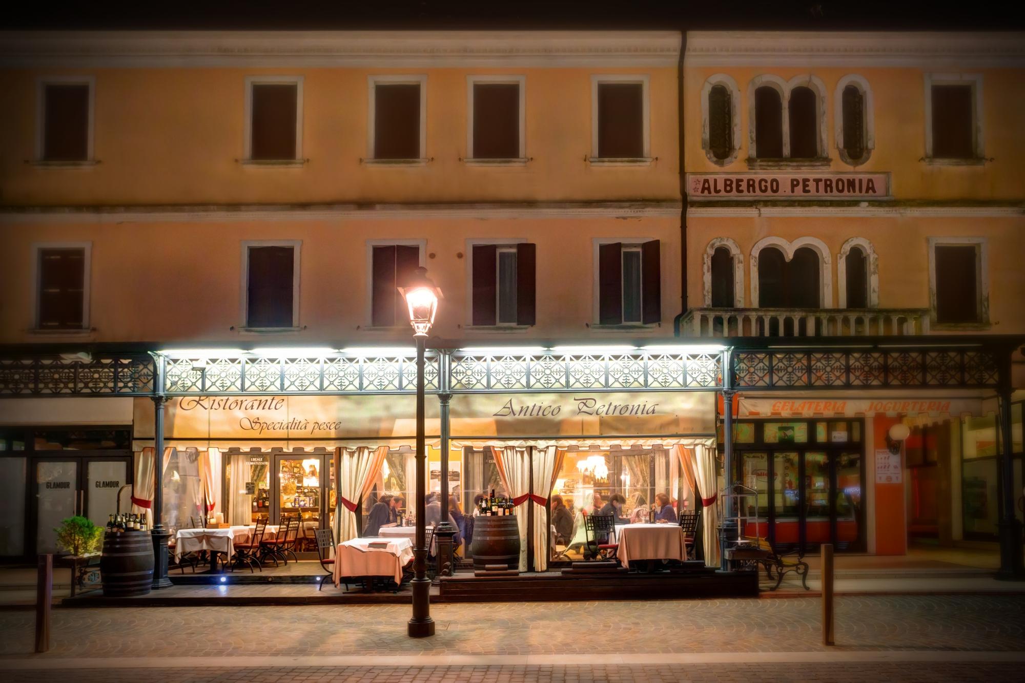 antico-petronia