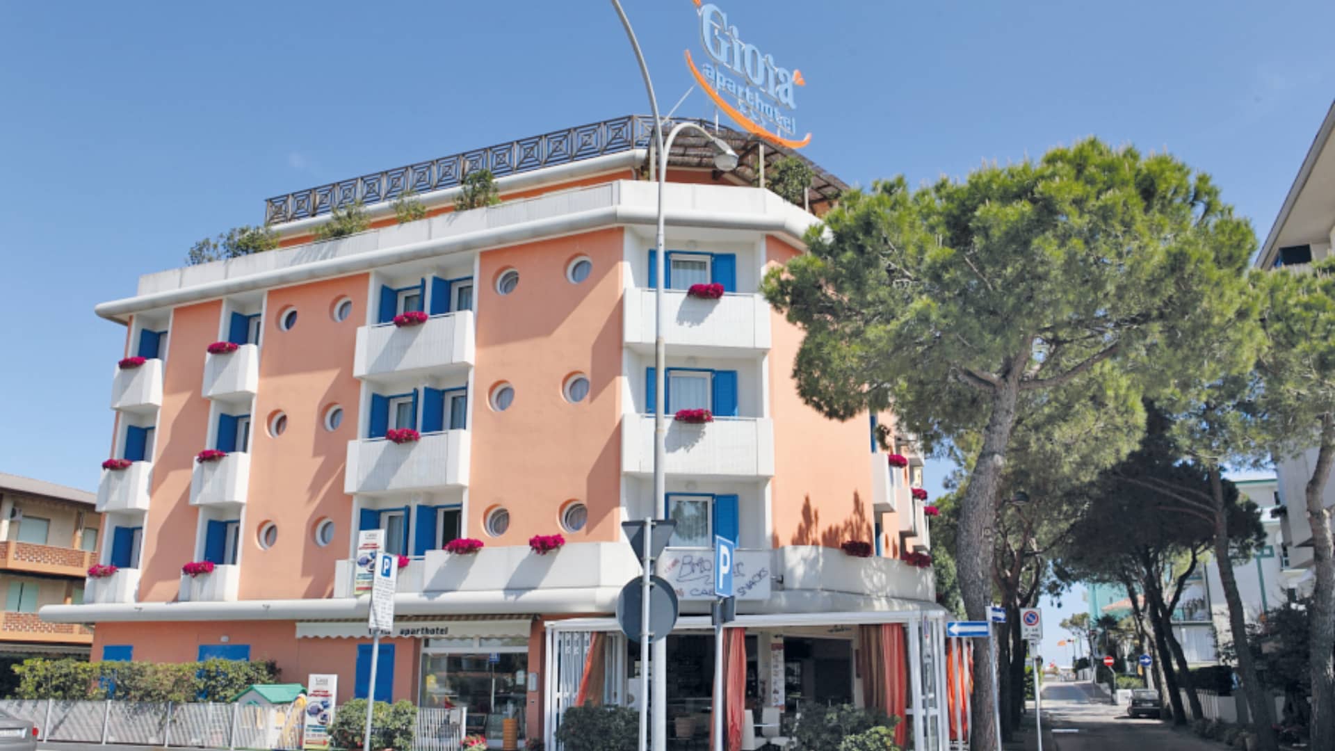 apart-hotel-gioia-esterno-caorle-2